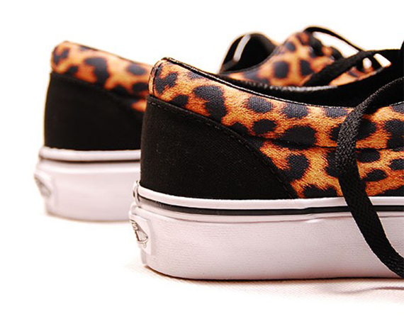 vans-era-black-cheetah-print-2