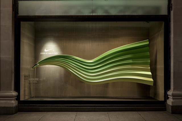 nikes-interactive-display-windows-by-staat-1