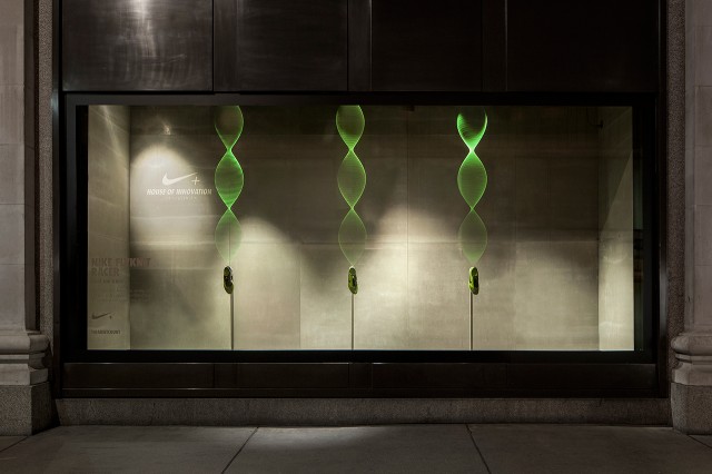 nikes-interactive-display-windows-by-staat-2