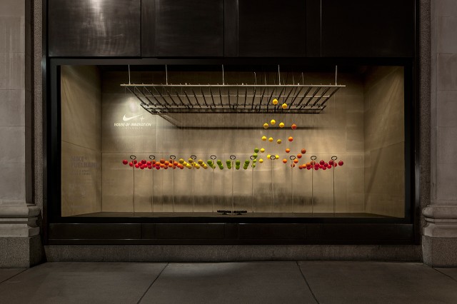 nikes-interactive-display-windows-by-staat-6