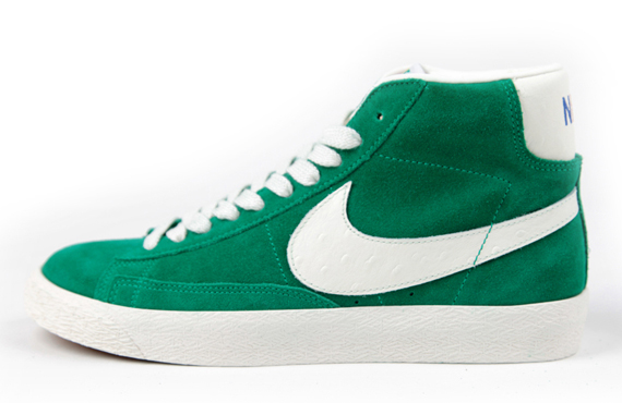 nike-blazer-mid-vintage-multicolor-logo-3