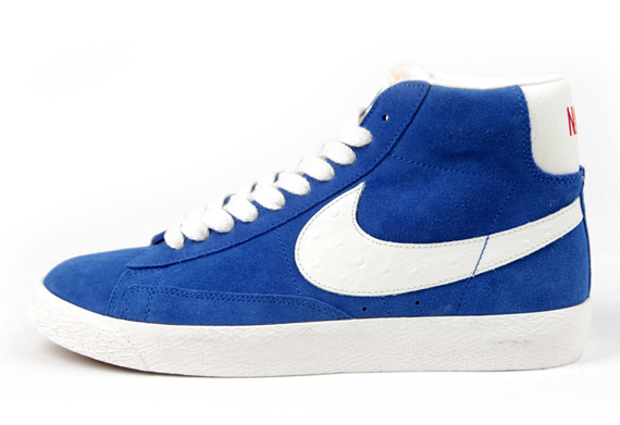 nike-blazer-mid-vintage-multicolor-logo-4