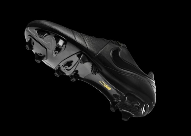 nike-ctr360-black-2