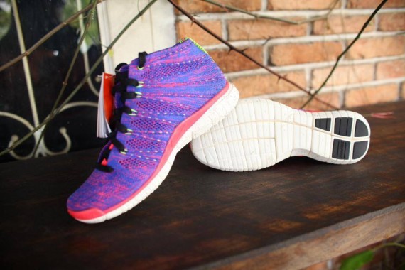 nike-free-flyknit-chukka-purple-red-neon-01-570x380