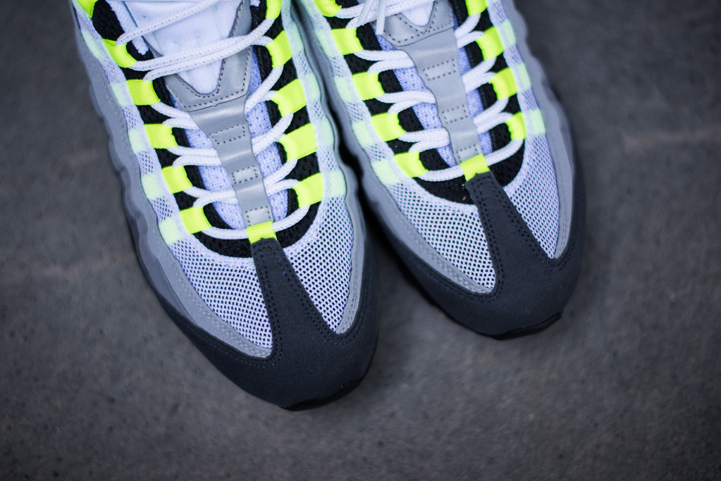 nike-air-max-95-og-neon-3