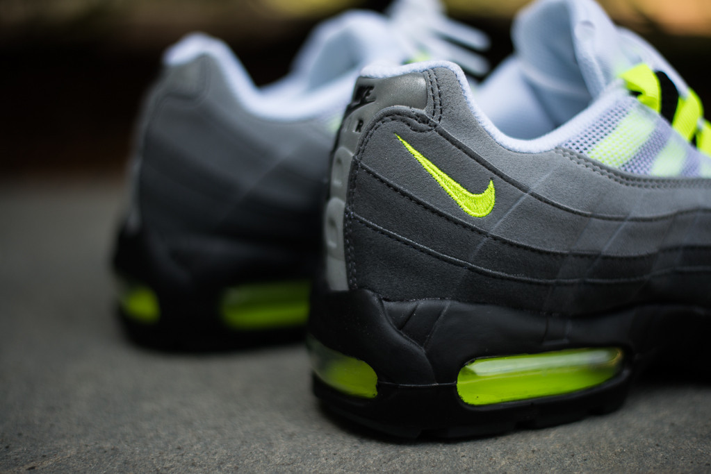 nike-air-max-95-og-neon-4