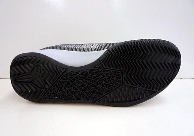 nike-kb-mentality-ii-black-3