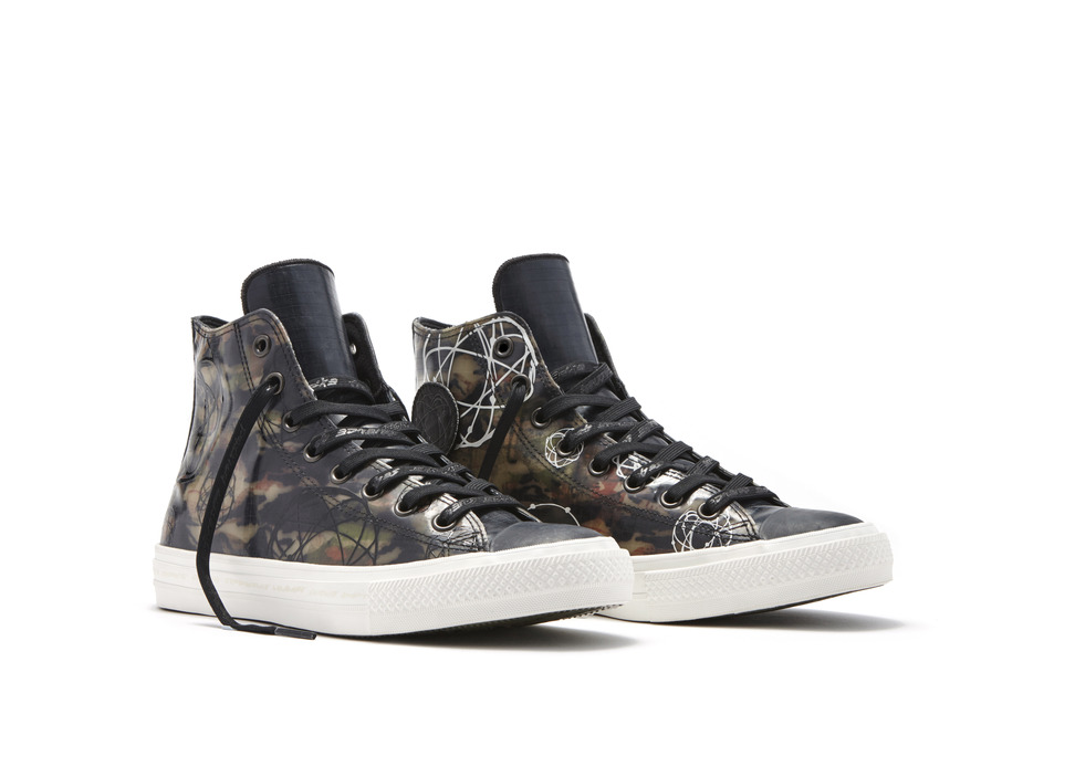 Converse_Chuck_Taylor_All_Star_II_Futura_-_High_Top_Side_detail