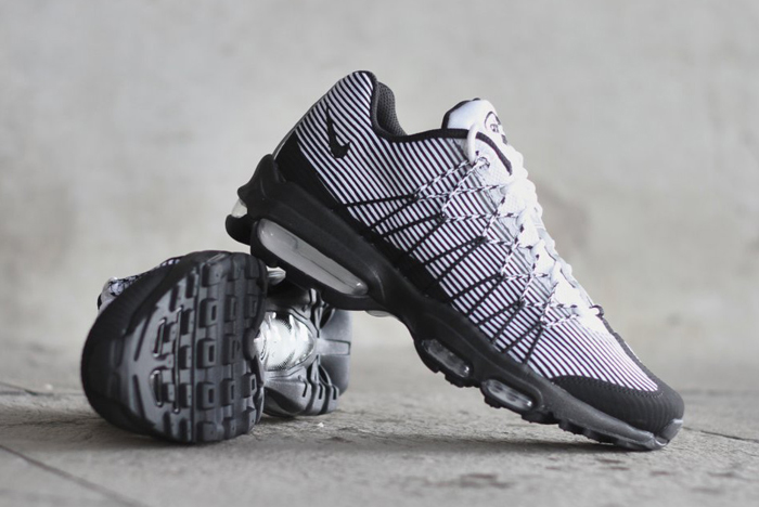nike-air-max-95-ultra-jacquard-pinstripe-black-white-2