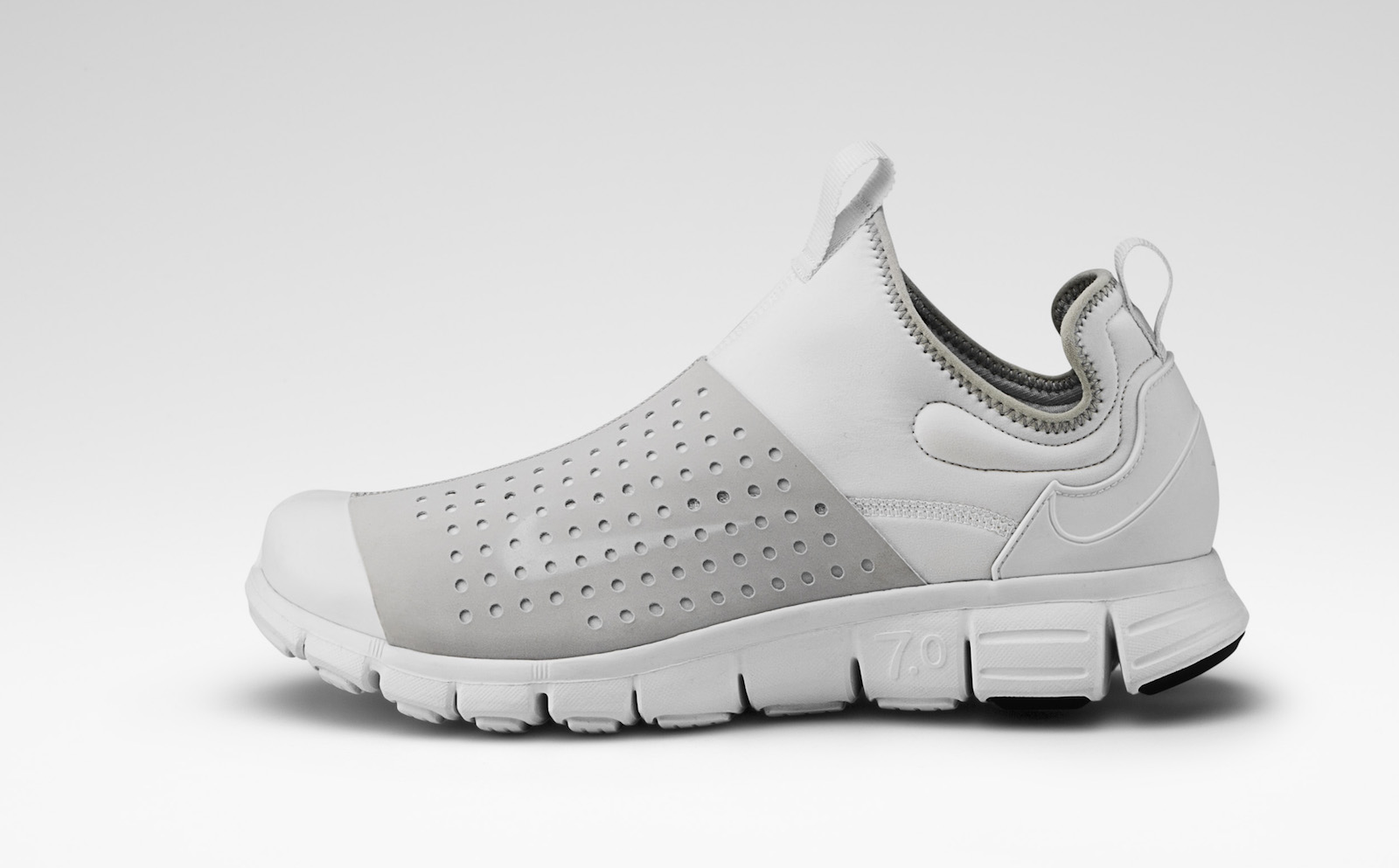 NIKE_HTM2_RUNBOOT_LOW_TR_2009