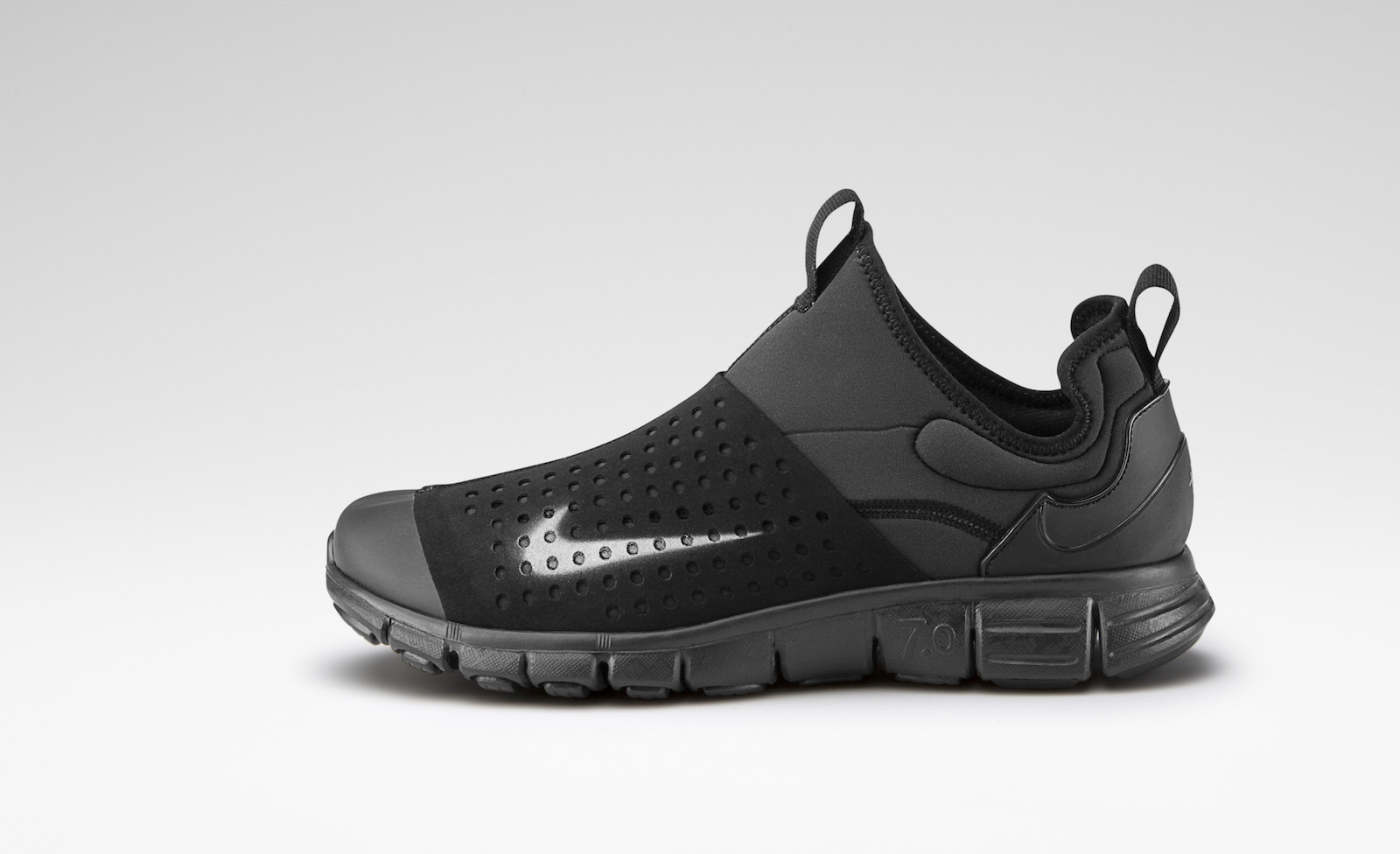 NIKE_HTM2_RUNBOOT_LOW_TR_2010