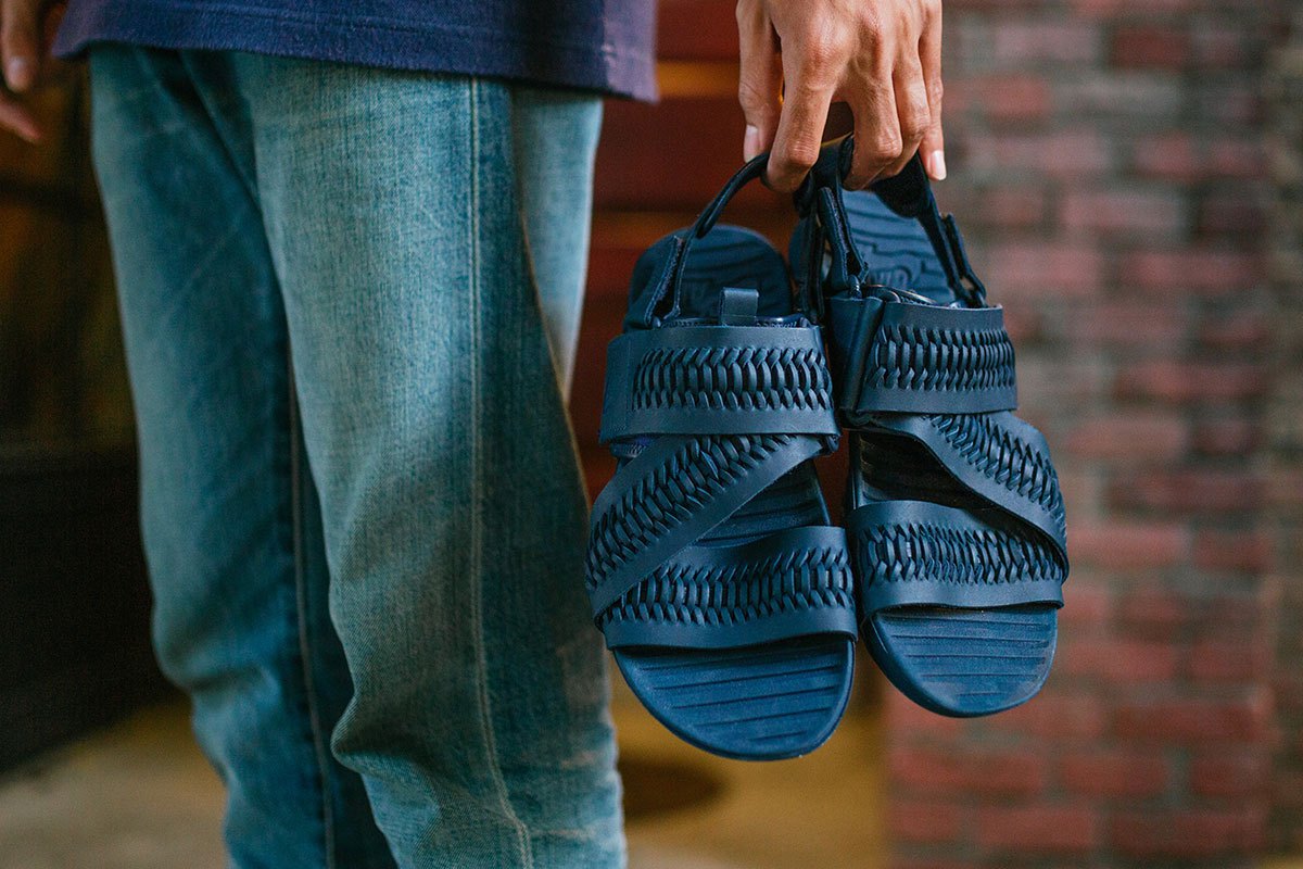 nike-air-solarsoft-zigzag-sandals-01