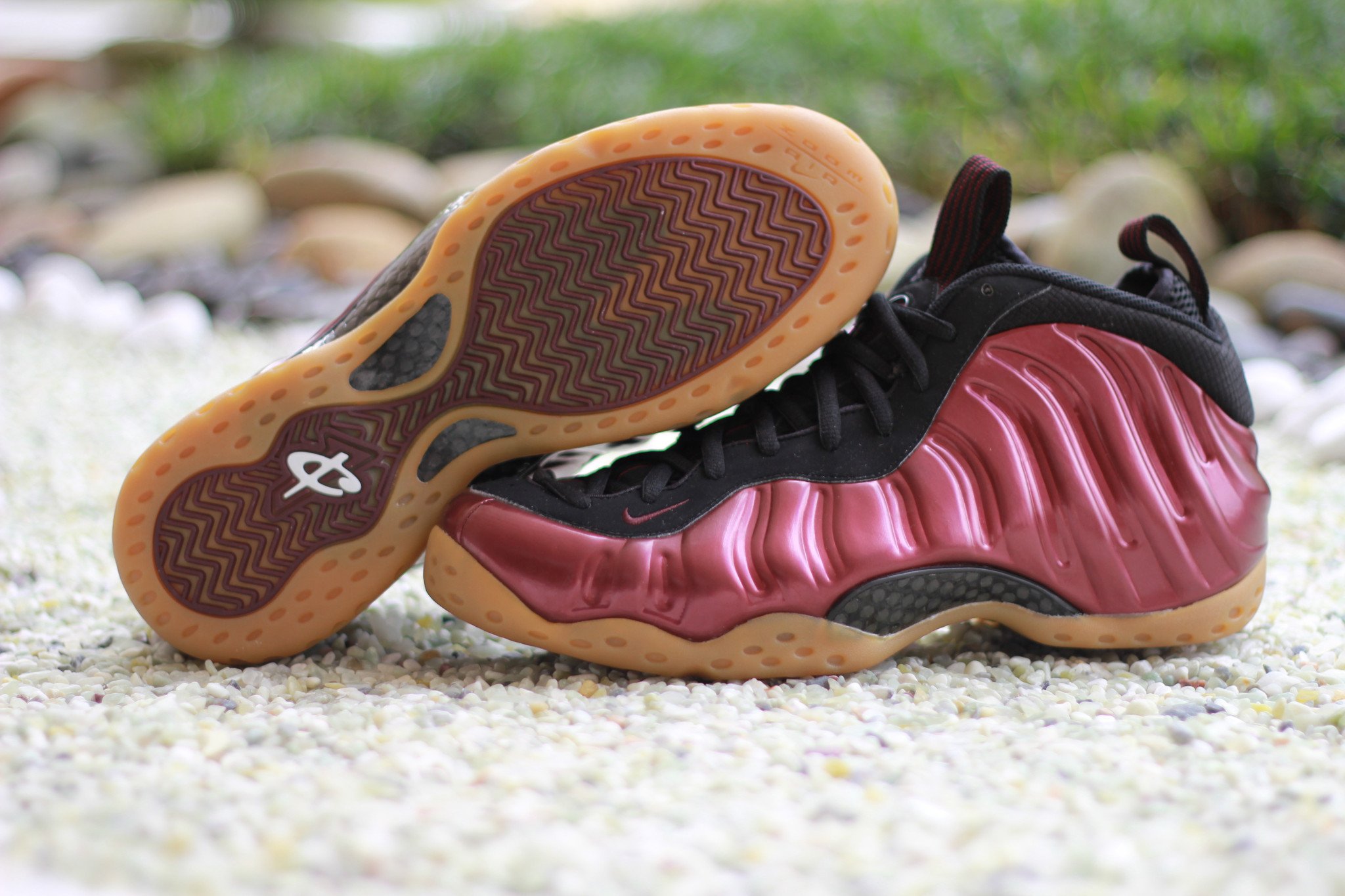 nike-air-foamposite-maroon-gum-03