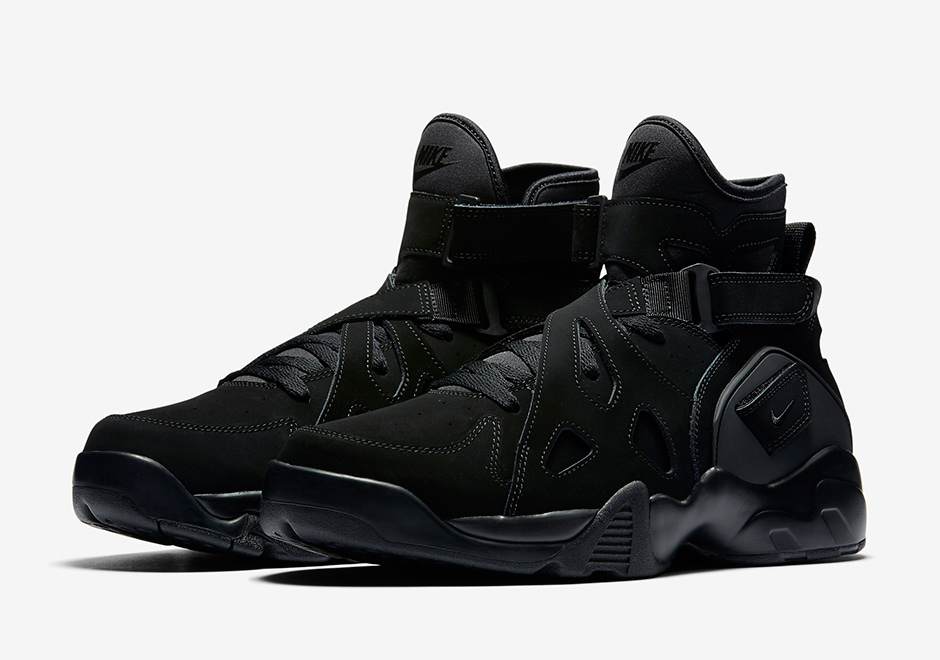 nike-air-unlimited-triple-black-brasil-01