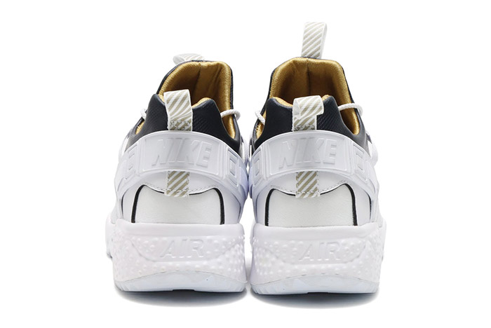 nike-huarache-utility-premium-white-gold-04