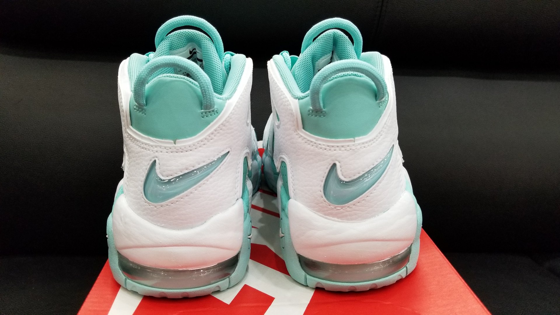 nike-air-more-uptempo-gs-island-green-02