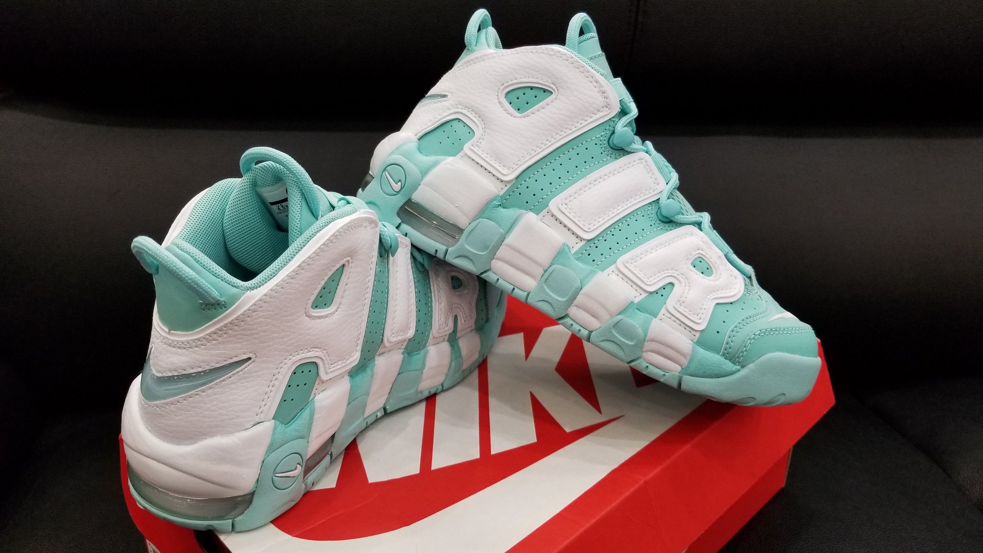 nike-air-more-uptempo-gs-island-green-03