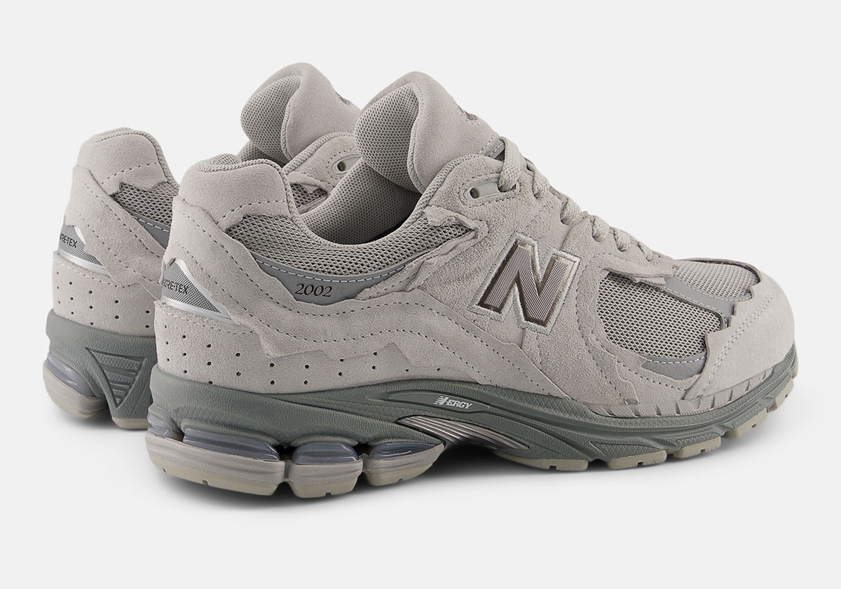 O “Protection Pack” De New Balance 2002R Já Tem Um Trio Em GORE