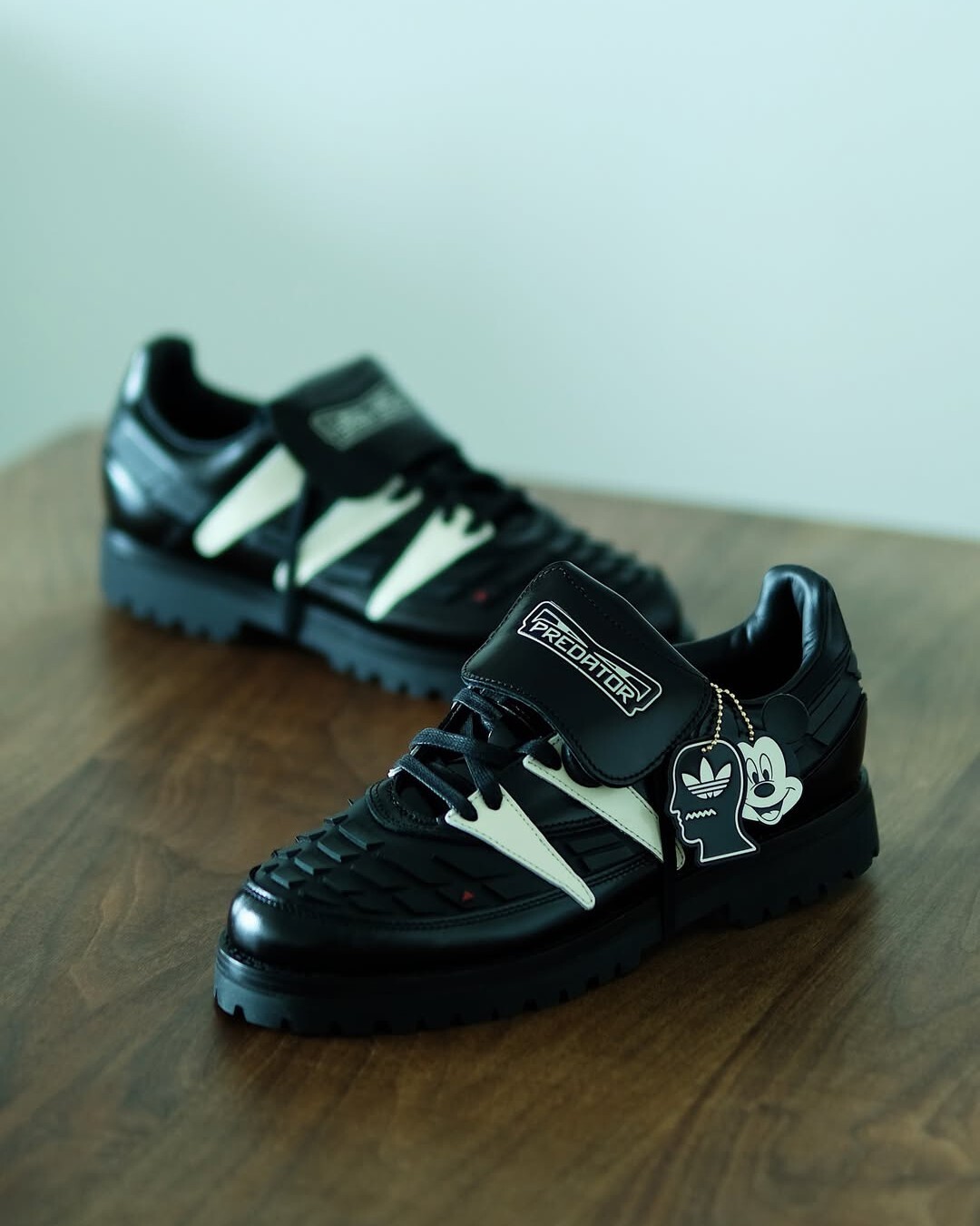 ディアスポラ　ターニングポイント Triangulação Entre adidas, Brain Dead E Disney Traz Uma Versão Da